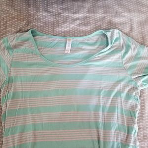 Lularoe Classic Tee